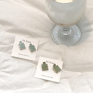 Mint mini earring