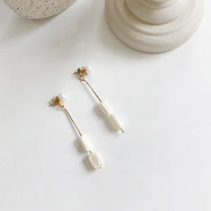 Muse nacre earring