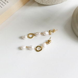 Drop pearl nacre earring